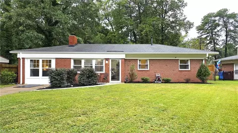 112 Bow St, Chesapeake, VA 23325