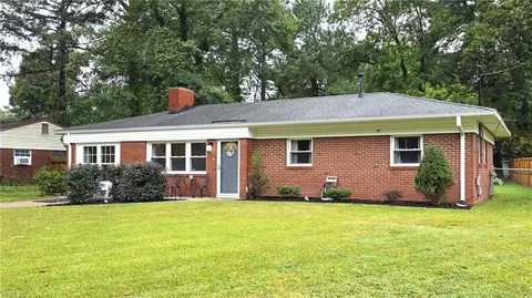 112 Bow St, Chesapeake, VA 23325