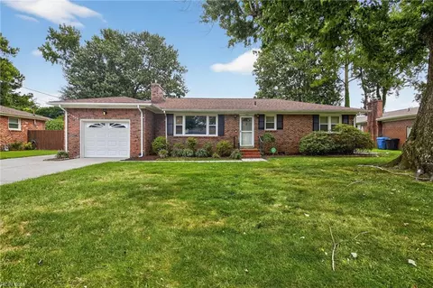 928 Richland Dr, Virginia Beach, VA 23464