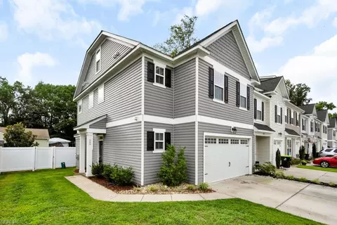 668 Revival Ln, Virginia Beach, VA 23462
