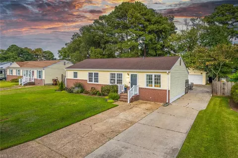 1089 Saint Julian Dr, Chesapeake, VA 23323