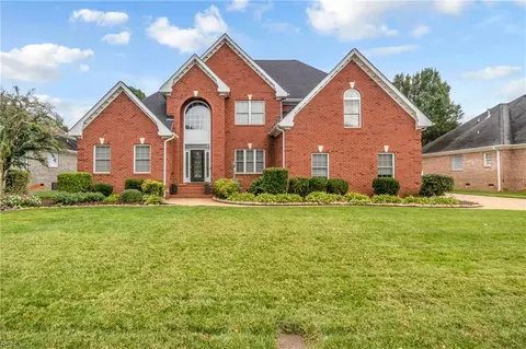 1329 Laurel Ridge Ln, Chesapeake, VA 23322