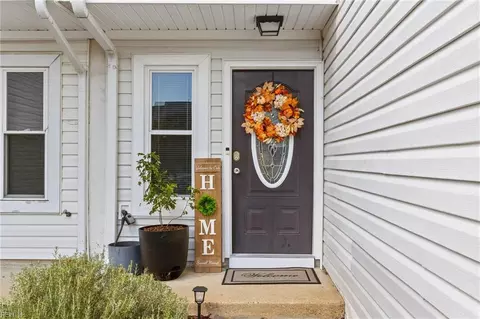 812 Quesnel Dr, Virginia Beach, VA 23454