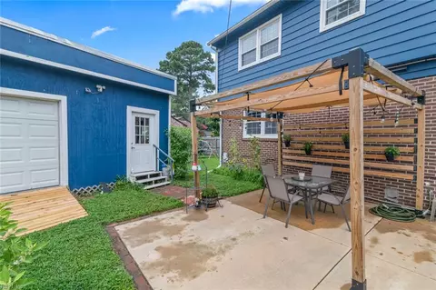 Exterior - 106 Cardinal Dr, Hampton, VA 23664 photo 5 of 13