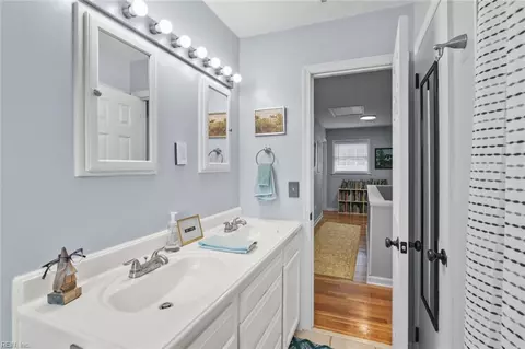 Bath - 106 Cardinal Dr, Hampton, VA 23664 photo 3 of 3