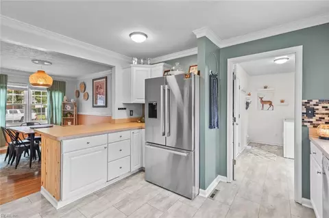 Kitchen - 106 Cardinal Dr, Hampton, VA 23664 photo 3 of 4