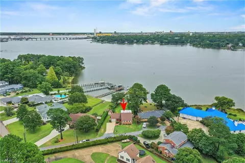 3121 Riveredge Dr, Portsmouth, VA 23703