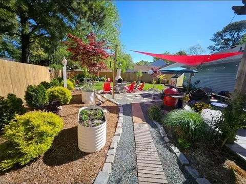 8479 Lynn River Rd, Norfolk, VA 23503