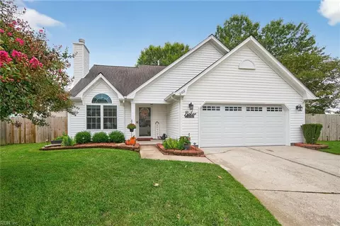 205 Lynnwood Gold Ct, Chesapeake, VA 23320