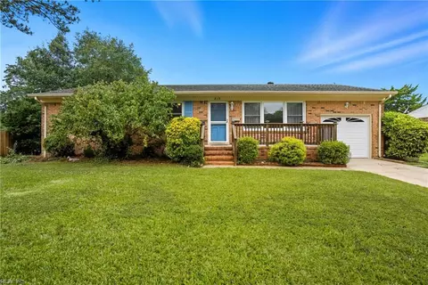 813 Ray Pl, Virginia Beach, VA 23454