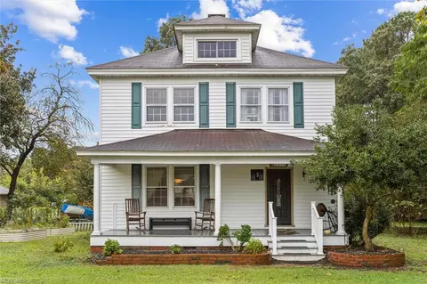 6818 Powhatan Dr, Gloucester County, VA 23072
