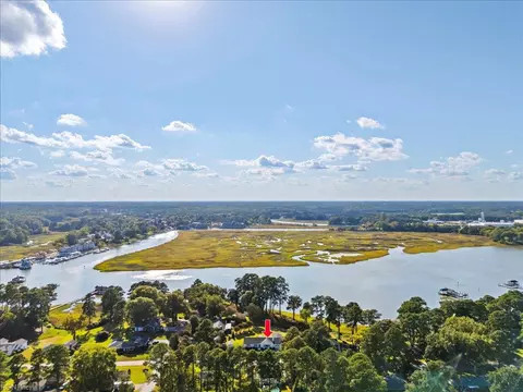 303 Red Point Dr, Smithfield, VA 23430