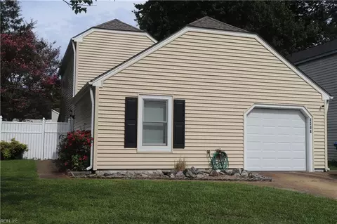 5417 Chatham Hall Dr, Virginia Beach, VA 23464