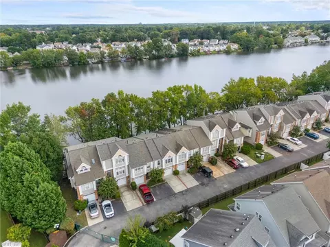 5348 Garnett Pointe Ct, Virginia Beach, VA 23462