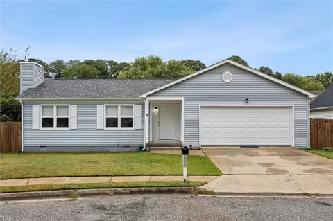 8 Woody Cir, Hampton, VA 23669