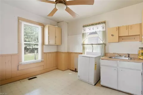 632 Brook Ave, Suffolk, VA 23434 photo 10