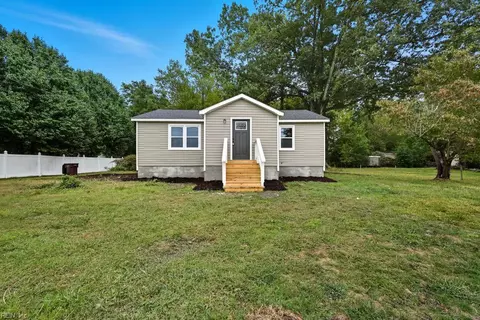 3613 Weiss Ln, Chesapeake, VA 23323