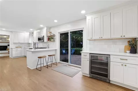 608 Kingston Dr, Virginia Beach, VA 23452