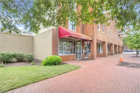 111 High St #305, Portsmouth, VA 23704