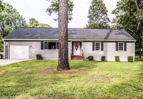 2401 Ironwood Ln, Hayes, VA 23072