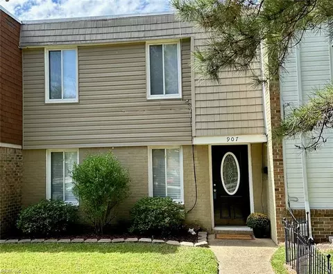 907 S Club House Rd, Virginia Beach, VA 23452