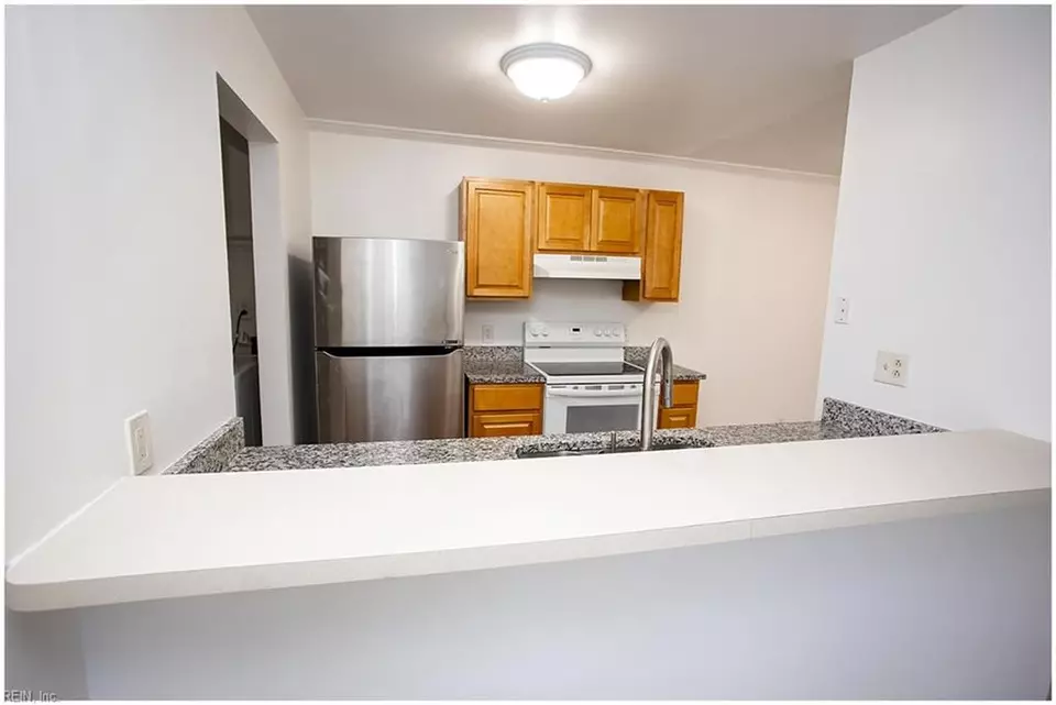 Kitchen - 5624 Summit Arch Arch, Virginia Beach, VA 23462 photo 2 of 7