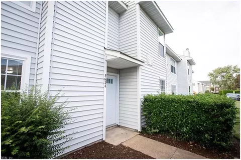 Exterior - 5624 Summit Arch Arch, Virginia Beach, VA 23462 photo 1 of 5