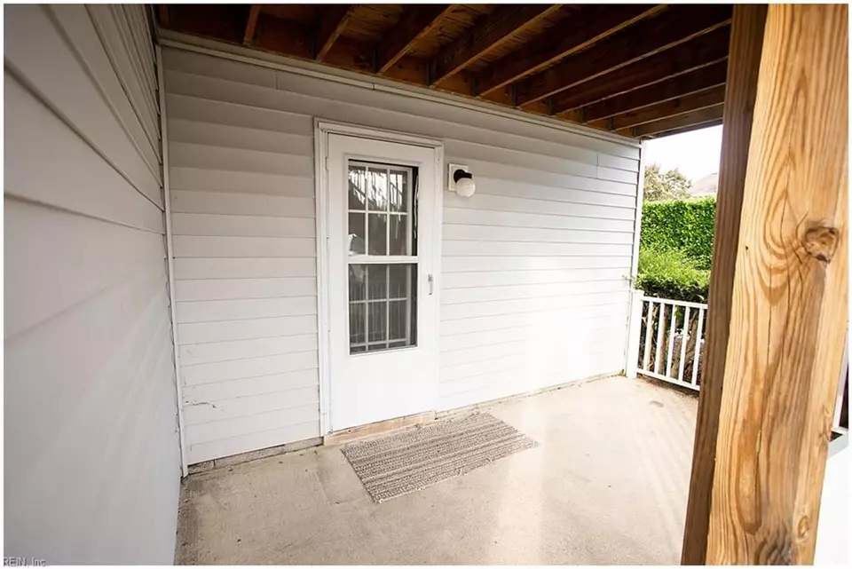 Exterior - 5624 Summit Arch Arch, Virginia Beach, VA 23462 photo 3 of 5