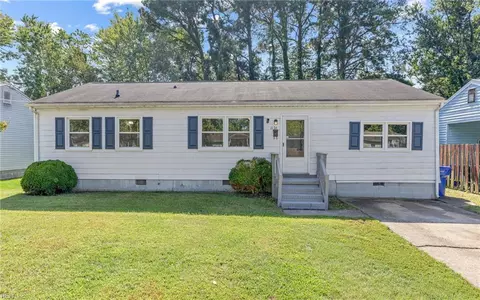 1126 79th St, Newport News, VA 23605