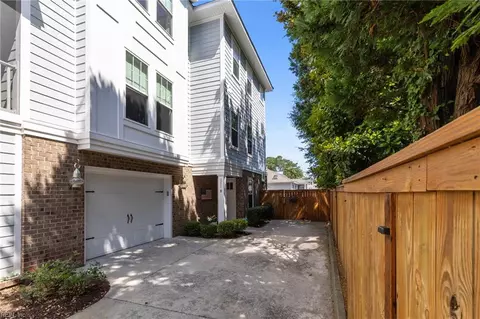 211 82nd St #B, Virginia Beach, VA 23451