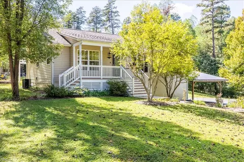 1060 E River Rd, Fork Union, VA 23055