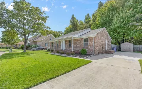 1930 Laigh Cir, Portsmouth, VA 23701