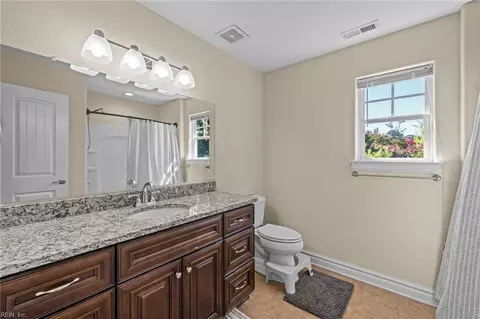 Bath - 114 Pochin Pl, Hampton, VA 23661 photo 3 of 3