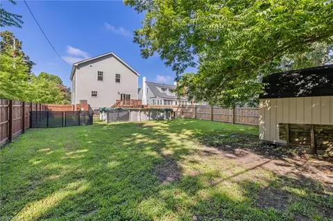 Exterior - 114 Pochin Pl, Hampton, VA 23661 photo 8 of 8