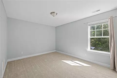 Bedroom - 114 Pochin Pl, Hampton, VA 23661 photo 7 of 10