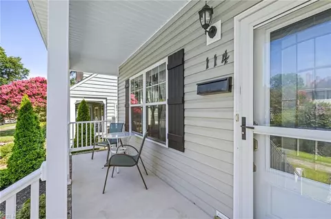 Exterior - 114 Pochin Pl, Hampton, VA 23661 photo 4 of 8