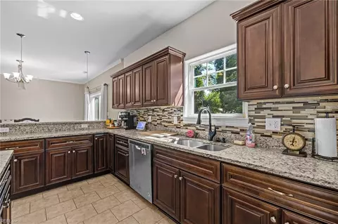 Kitchen - 114 Pochin Pl, Hampton, VA 23661 photo 4 of 6