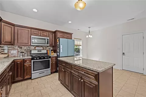 Kitchen - 114 Pochin Pl, Hampton, VA 23661 photo 2 of 6