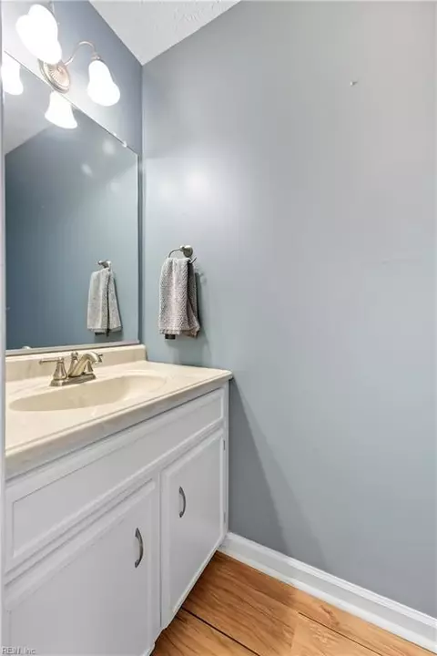 Bath - 53 Dawn Ln, Hampton, VA 23666 photo 1 of 3
