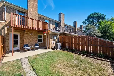 Exterior - 53 Dawn Ln, Hampton, VA 23666 photo 6 of 9