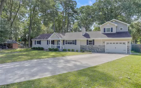 5005 Wynne Ct, Virginia Beach, VA 23462