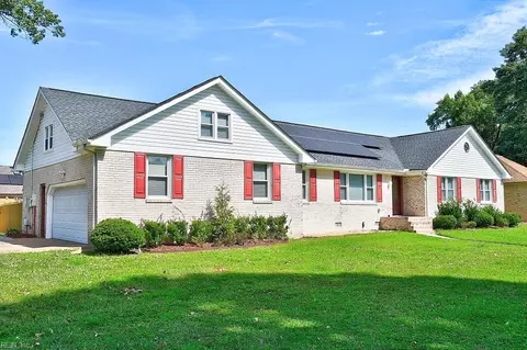 200 Fillmore Pl, Chesapeake, VA 23325