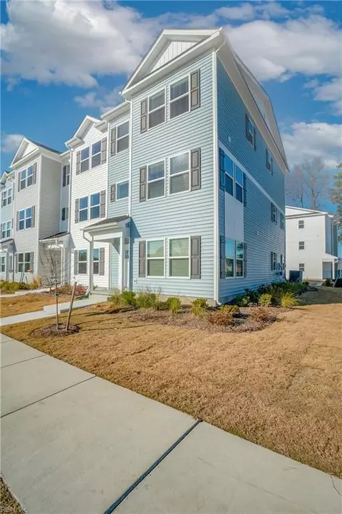 702 Fishermans Rd, Norfolk, VA 23503