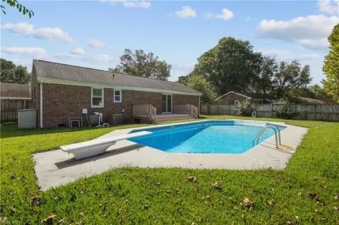 3216 Troy Ln, Chesapeake, VA 23323