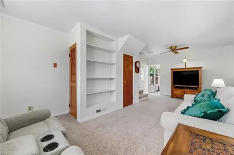 Living - 13 Eastlawn Dr, Hampton, VA 23664 photo 3 of 3