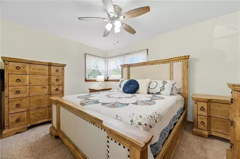 Bedroom - 13 Eastlawn Dr, Hampton, VA 23664 photo 3 of 6