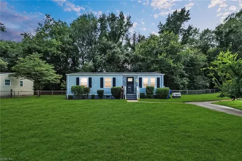 613 Chisholm Ln, Suffolk, VA 23434