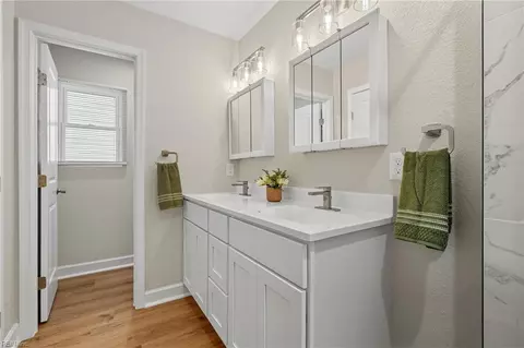 Bath - 3117 Lyons Ave, Norfolk, VA 23509 photo 5 of 5