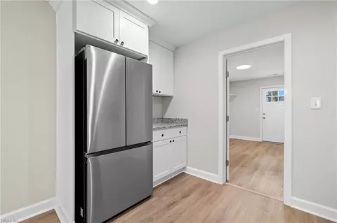 Entry Way - 3117 Lyons Ave, Norfolk, VA 23509 photo 3 of 3