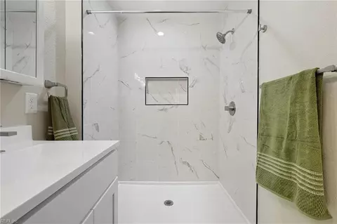 Bath - 3117 Lyons Ave, Norfolk, VA 23509 photo 4 of 5